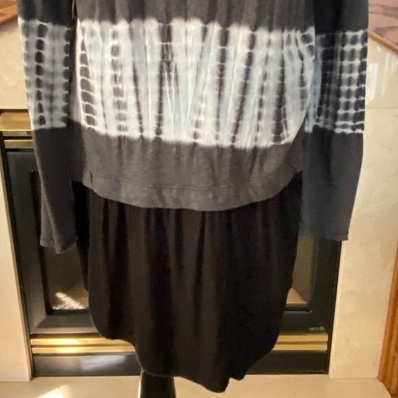 G‎ Scent Casual Long Sleeve Tie Dye Round Neck Tunic Sz. L NWT - Picture 4 of 10